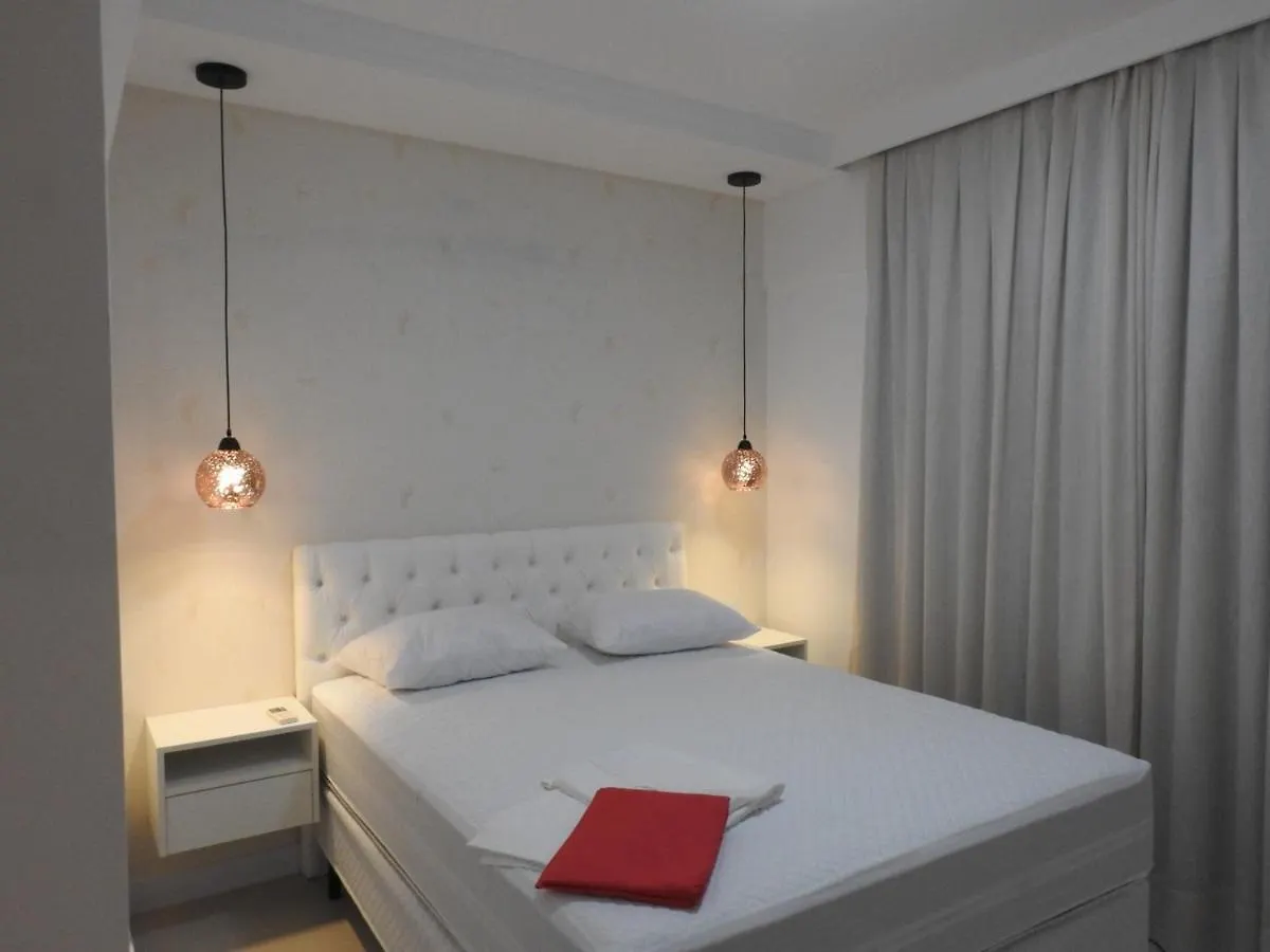 Apartamento Em Bombinhas 0*,  Brasile
